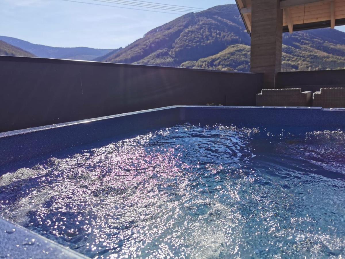 Hotel Maralak Kunčice pod Ondřejníkem エクステリア 写真