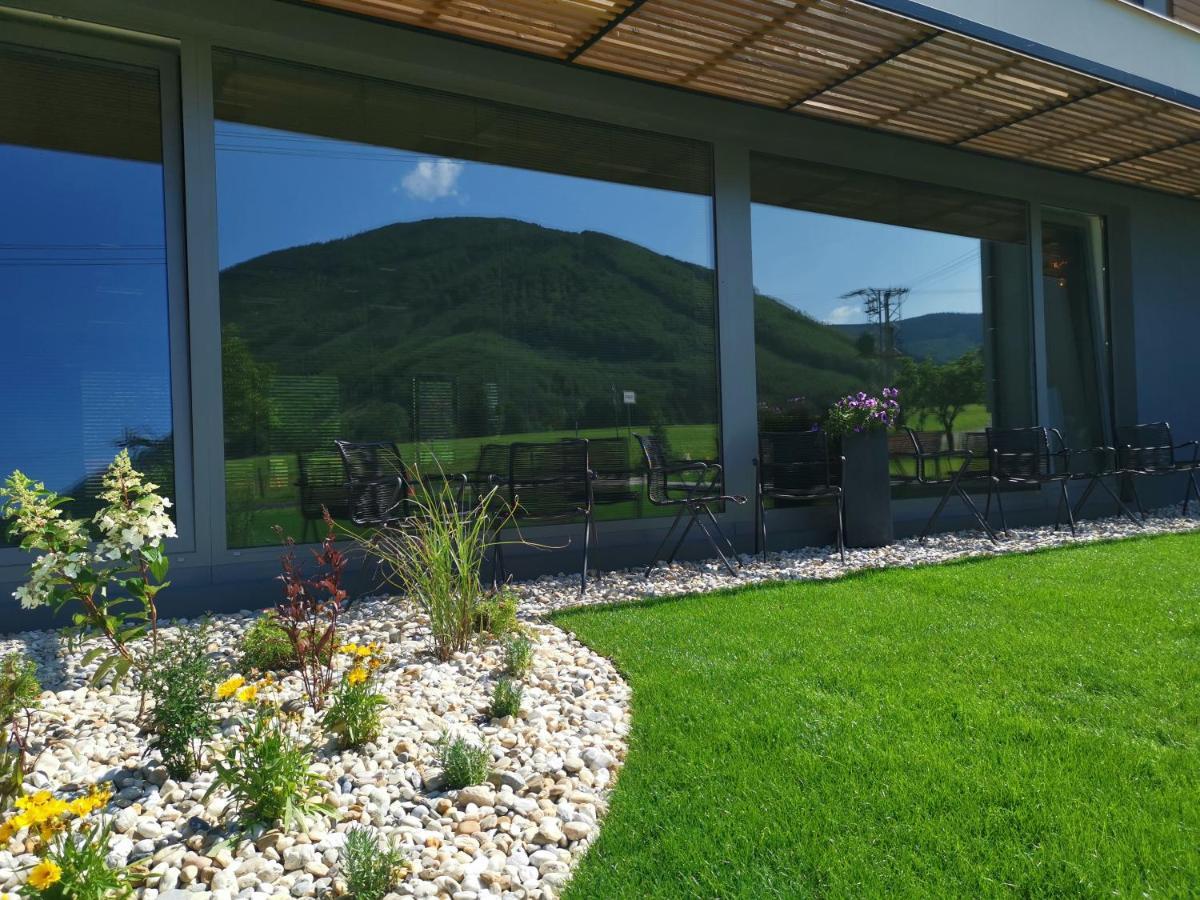 Hotel Maralak Kunčice pod Ondřejníkem エクステリア 写真